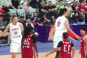 中国女篮的双塔压迫力真的是太强了😂