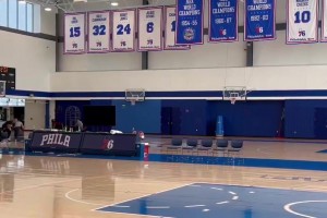 保罗·乔治在今日球队训练结束后，加练了一些有氧运动！💪🏾